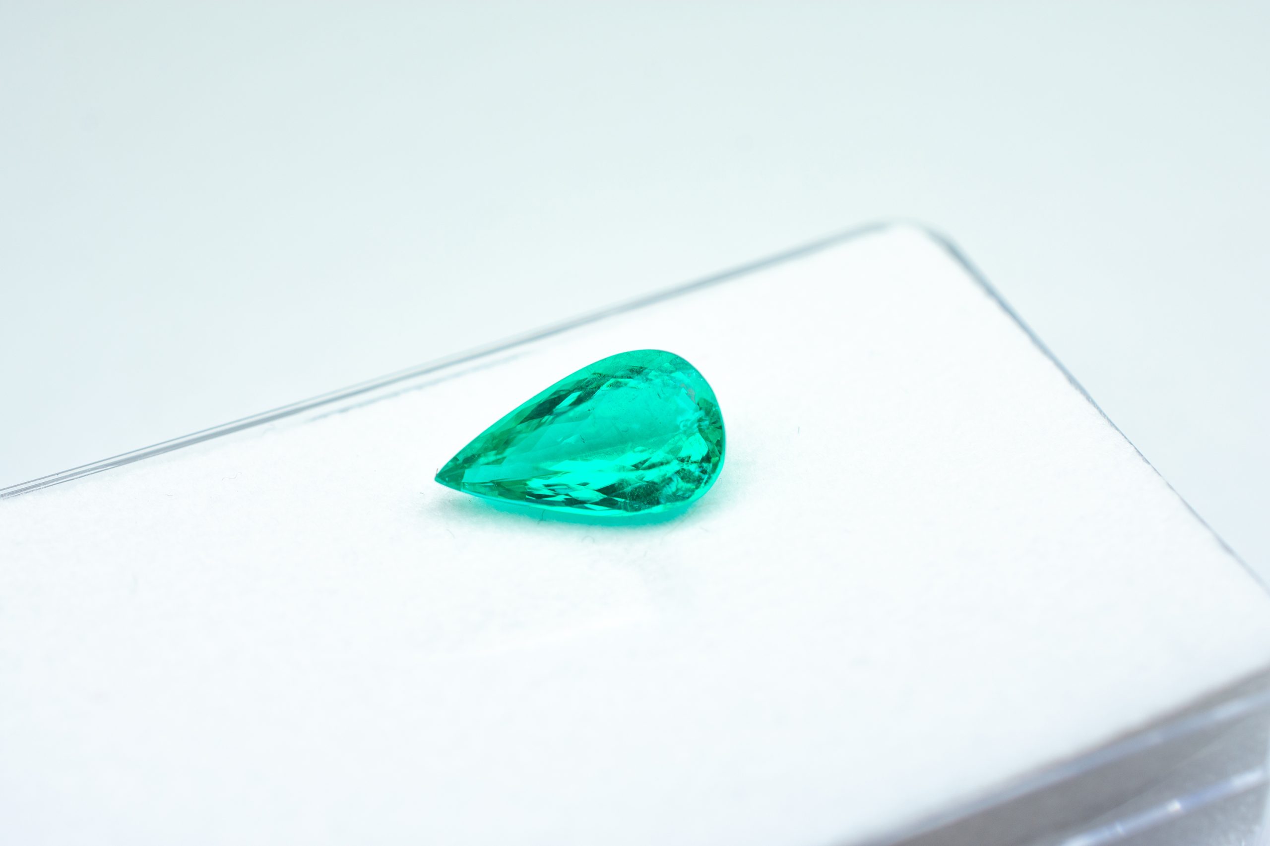 Understanding Gemstone Clarity: What Those Inclusions Really Mean